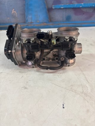 Cuerpo Mariposa Honda Hornet 750 2023