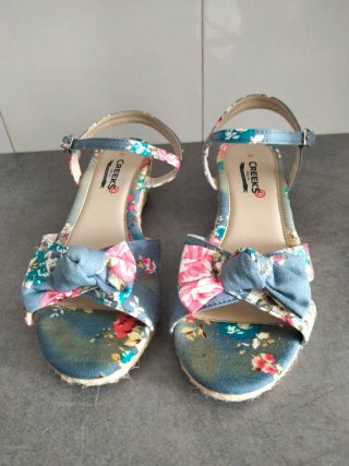 Sandalias Creeks florales cuña esparto