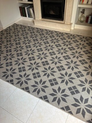 Alfombra Beige y Gris Diseño Geométrico