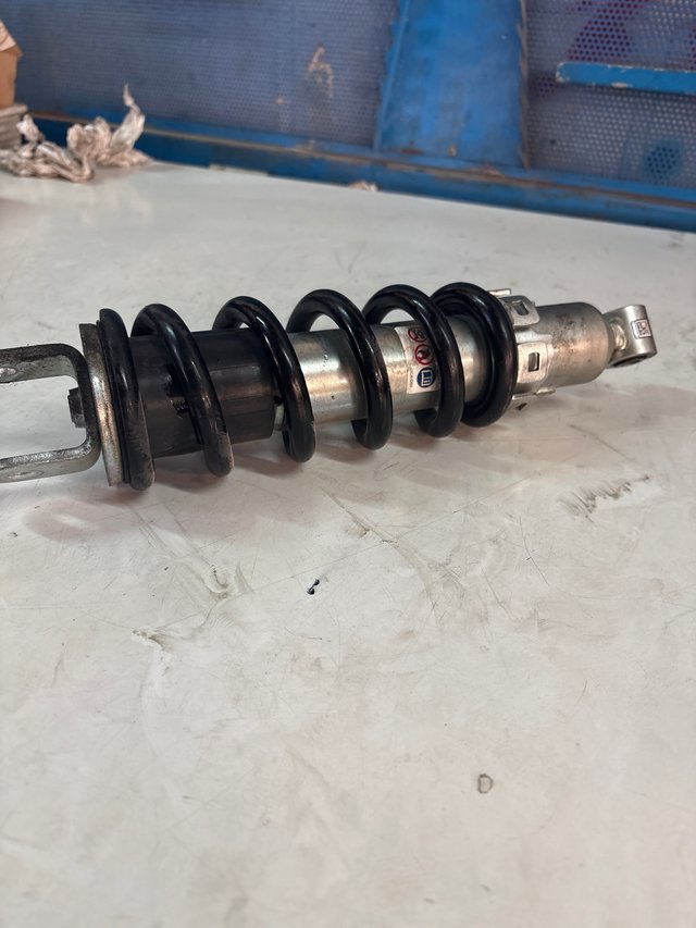 Amortiguador Honda Hornet 750 2023