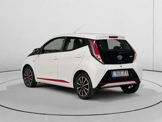 Toyota Aygo 70 x-play business 51 kW (69 CV)