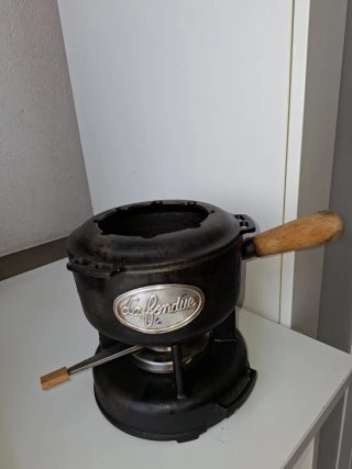 Olla Fondue Hierro Fundido con Madera