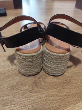 Sandalias cuña negras