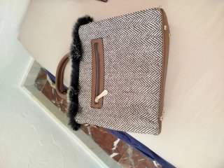 Bolso de mano nuevo sin usar
