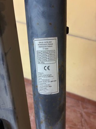 Pluma grúa para motores