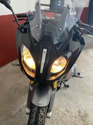 BMW R1200RS Sportbike Plata y Negro
