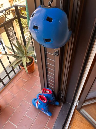 Patines en línea Decathlon talla 32 y casco