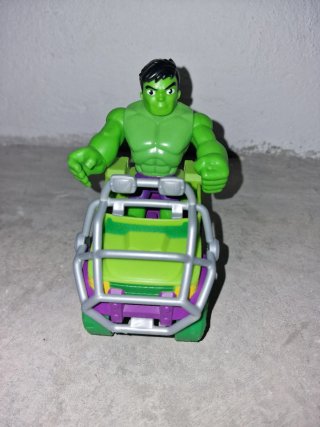 Hulk con camión y excavadora