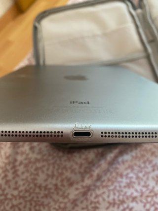 iPad Air 1 Negro con estuche incluido