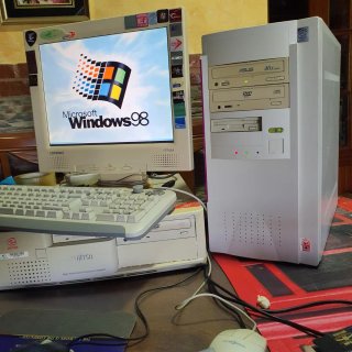 Ordenador antiguo pentium 2