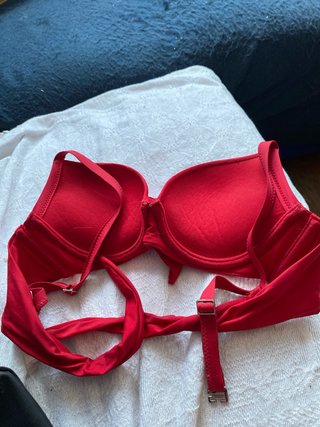 Bikini Rojo Parte Superior con Nudo