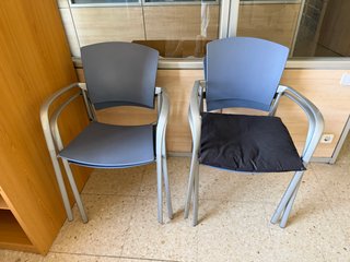 Mobiliario de oficina: escritorio y sillas