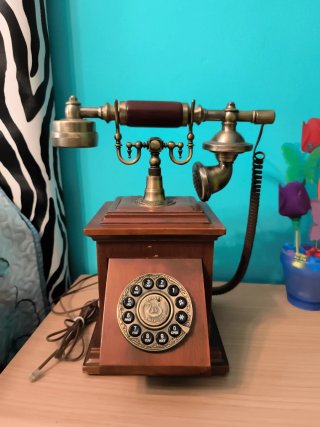 Teléfono Antiguo Madera y Bronce