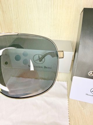 Occhiali da sole Mercedes-Benz grigi