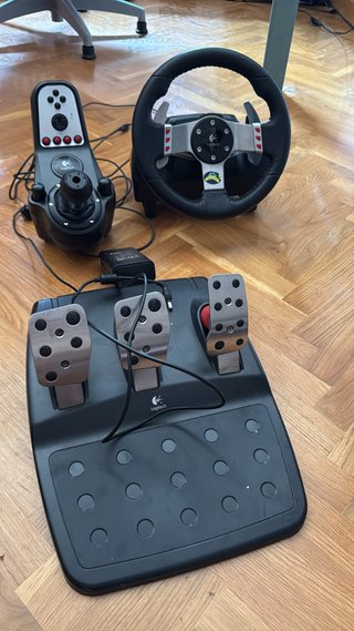 Volante Logitech G27 con Pedales y Palanca