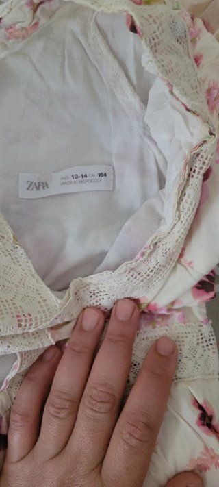 Confezione di vestiti per bambine