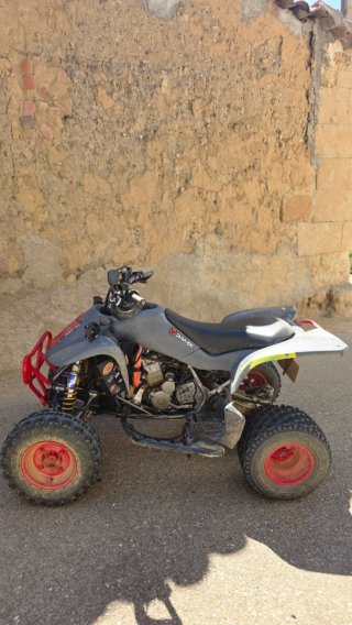 Suzuki LTZ 400