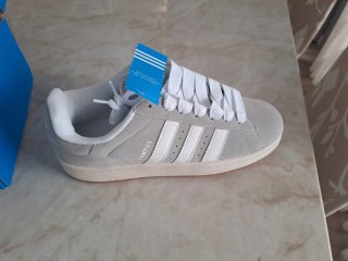Adidas Campus Gris y Blancas