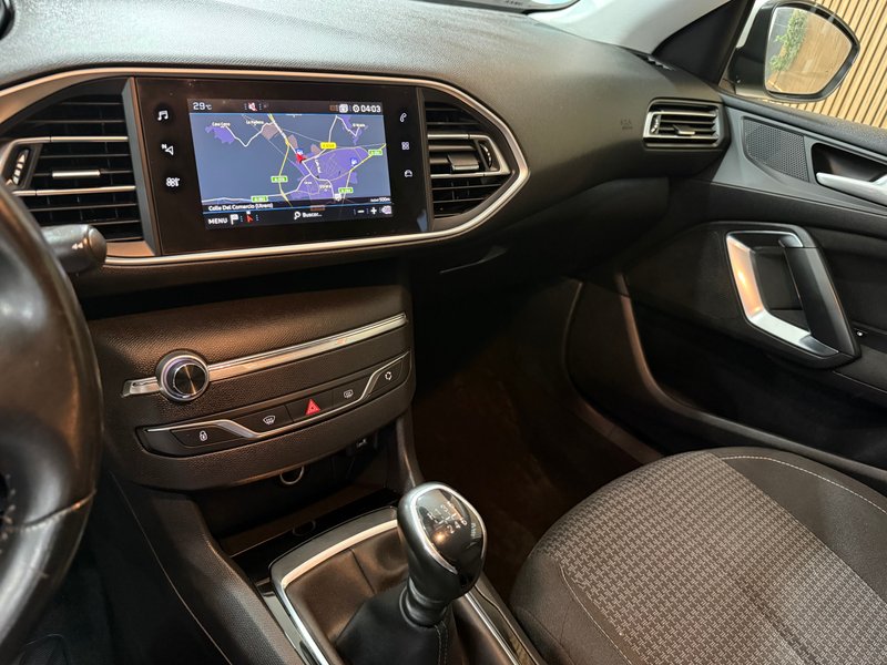 Peugeot 308 2022, foto 2