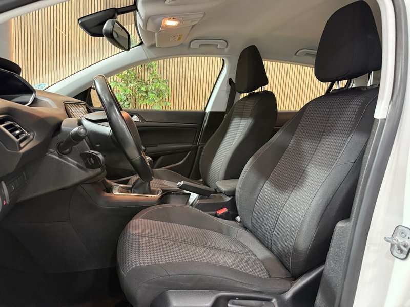 Peugeot 308 2022, foto 15