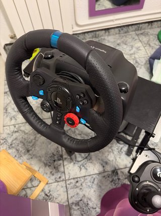 Volante Logitech con Soporte