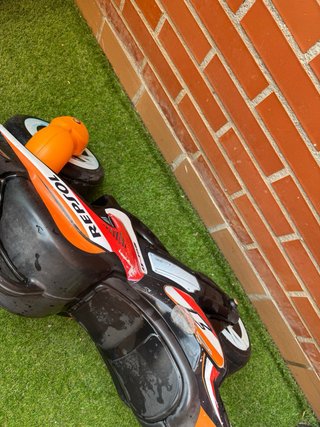 Moto correpasillos Repsol