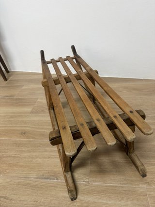 Trineo antiguo de madera