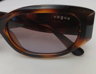 Gafas de sol Vogue marrones