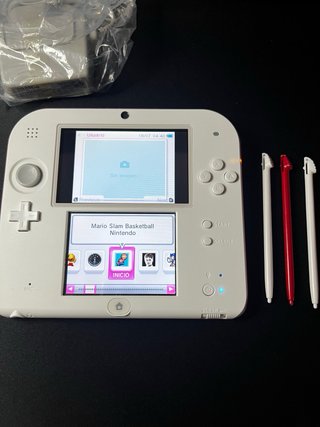 Nintendo 2DS Blanca con juegos