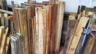 Tablas de madera de palets sueltas