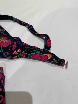 Bikini estampado floral negro