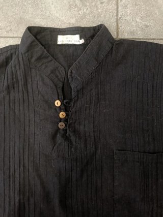 Camisetas cuello mao L (negra y blanca)