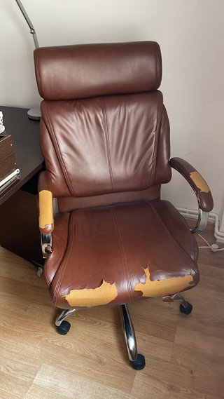 Sillón de oficina de imitacion cuero marrón