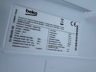 Nevera Beko gris