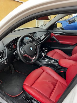 BMW X1 sDrive20d 184cv Auto, cuero rojo M Sport