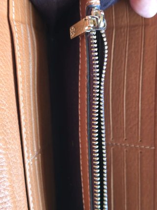 Cartera Carolina Herrera Marrón Logo CH