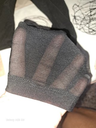 Top negro cuello alto con hombros descubiertos