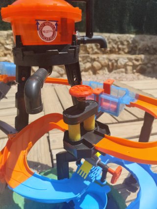 Pista Hot Wheels Ultimate gator carwash