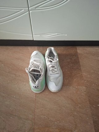 Zapatillas Adidas Blancas y Verdes