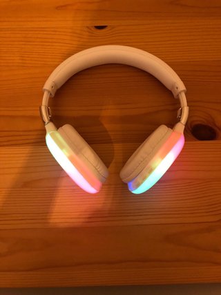 Cascos blancos con luces NUEVOS CASI SON USAR