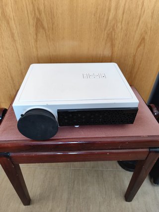 Proyector LED-96+ Blanco y Negro