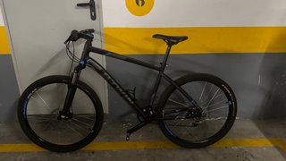 Bicicleta Btwin 27,5 Negra y azul. Muy cuidada.