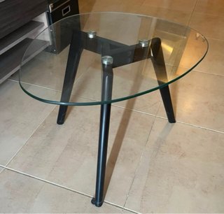 Mesa centro cristal y metal negra