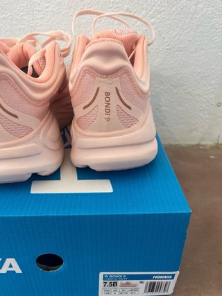 Hoka Bondi 9 Rosa