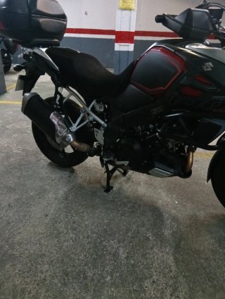 Suzuki V-Strom 1000 Adventure Touring