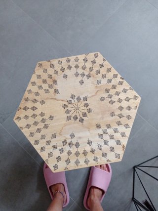 Mesa auxiliar hexagonal madera y metal,