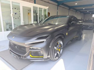 Ferrari Purosangue V12 725cv