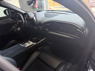 Ferrari Purosangue V12 725cv