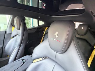 Ferrari Purosangue V12 725cv
