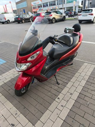 Suzuki Maxi Scooter Roja